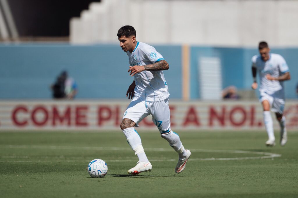 Olivera ko, la nota del Napoli: lesione all'otturatore. Frosinone a rischio, la fascia sinistra passa a Spinazzola 2 Olivera ko, la nota del Napoli: lesione all'otturatore. Frosinone a rischio, la fascia sinistra passa a Spinazzola