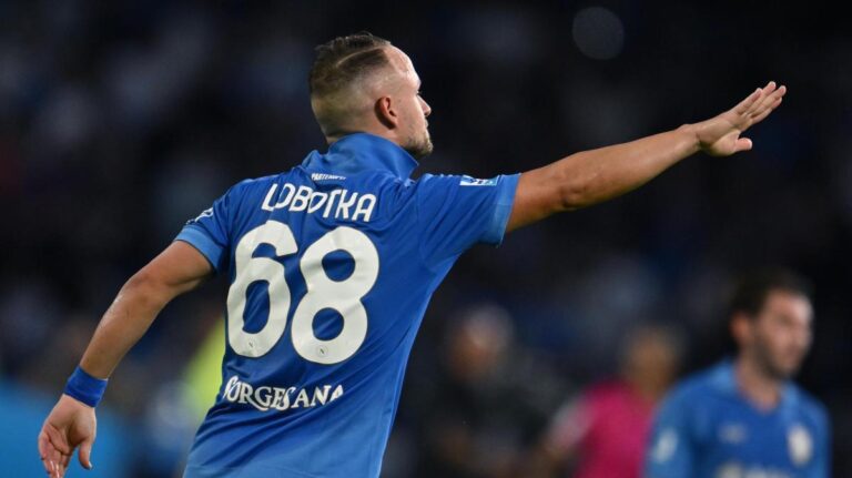 Verso Napoli-Roma, Allegri non si ferma: Lobotka, Badiashile e Olivera pronti a rientrare, rebus De Bruyne. Gasperini in emergenza, il Maradona verso il sold out e il retroscena del ritiro minacciato da De Laurentiis