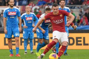 Roma-Napoli, la MOVIOLA LIVE: doppio rigore giallorosso, rosso a Cetin