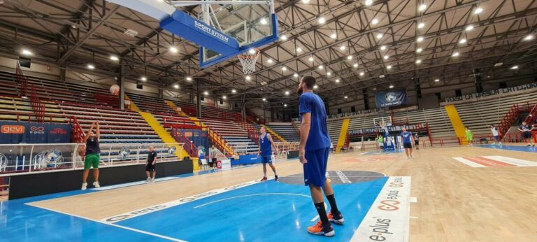 Napoli Basket, partita ufficialmente la stagione 2021-2022: primi allenamenti al Palabarbuto