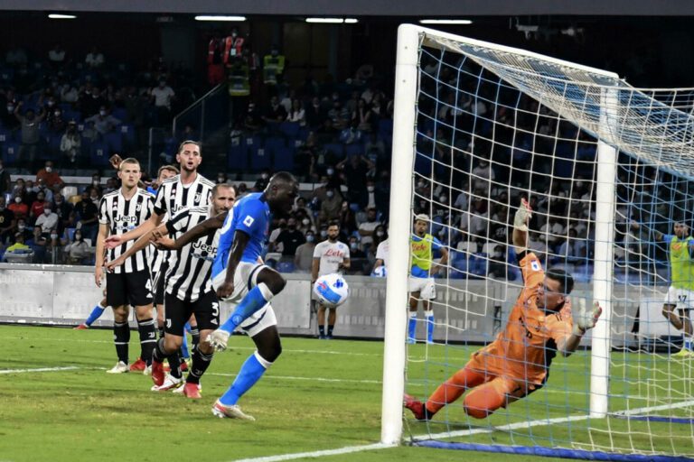 Napoli-Juve, Dazn: "Picco di accesso sulla rete dopo il gol di Koulibaly"