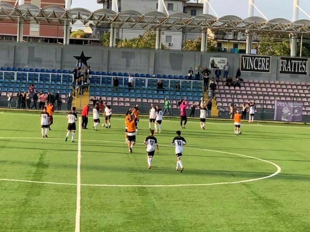 Eccellenza Campania/Girone B - La Frattese annienta la Neapolis: 7-0 per i nerostellati allo Stadio Ianniello