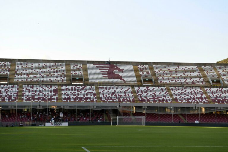 Tifosi del Napoli aggrediti allo Stadio Arechi, il racconto: "Riconosciuti dall'accento"