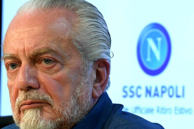 De Laurentiis: "Voglio augurare a tutti i napoletani nel mondo un felice Natale"