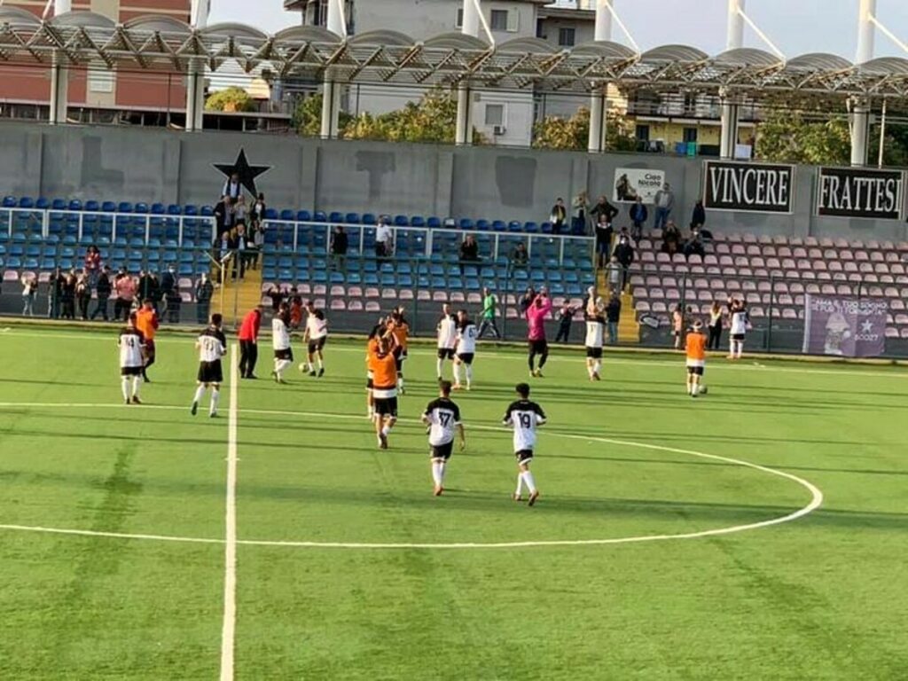 Frattese, ingaggiato il nuovo allenatore: la società comunica il nome del sostituto di Floro Flores