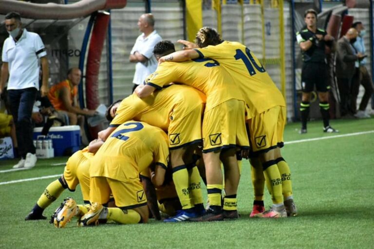 Juve Stabia, si concretizza un'altra cessione: un attaccante lascia i gialloblè