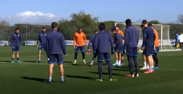 Barcellona-Napoli, l'allenamento degli azzurri prima della partenza | VIDEO
