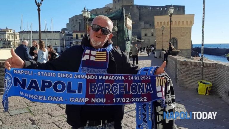 Il Barcellona in hotel sul lungomare in attesa della sfida con il Napoli: tanti i tifosi presenti/Foto e Video