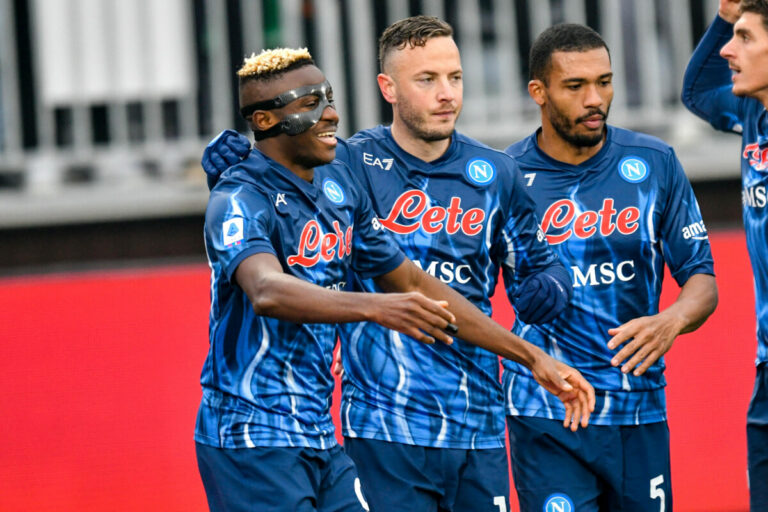 Il Napoli con il Verona nell'orario preferito: 7 vittorie azzurre su 9 la domenica alle 15 negli ultimi 18 mesi