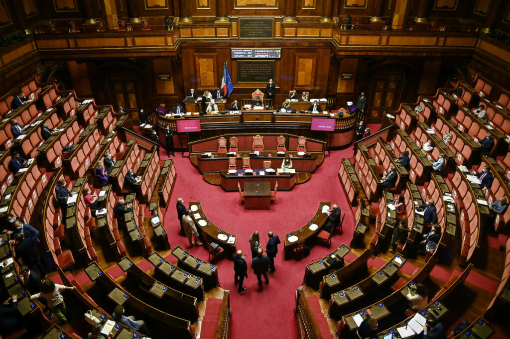 Striscione anti-Napoli a Verona, il caso finisce in Parlamento