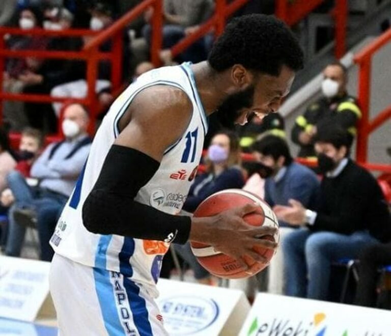 Napoli Basket, Jordan Parks rinnova per due stagioni