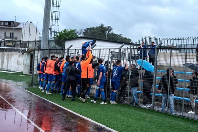A Torre Annunziata senza il pubblico amico, il Napoli United annuncia: "Delusi e basiti, episodio che ci intristisce"