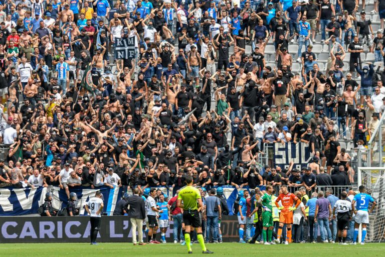 Scontri Spezia-Napoli, una domenica da dimenticare: Gravina annuncia risposte forti