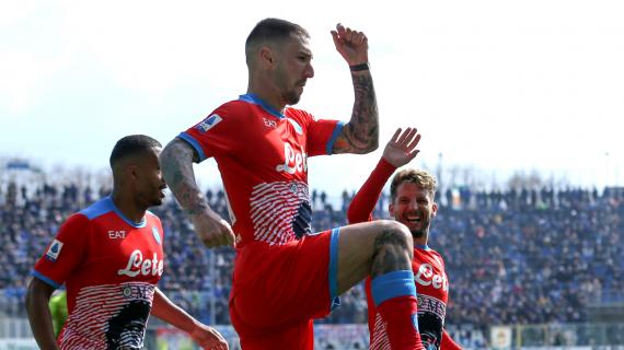 Politano in dubbio a Napoli, lo vorrebbe avere Gattuso al Valencia. Può aprire le porte a Bernardeschi 12 Politano in bilico a Napoli, lo vuole Gattuso al Valencia. Può aprire le porte a Bernardeschi