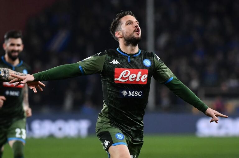 Mertens diventa allenatore: licenza UEFA A per l'attaccante del Napoli