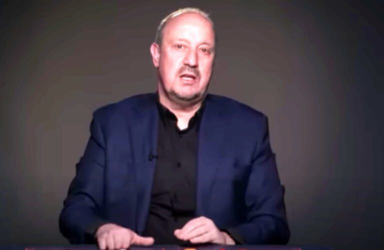 A lezioni di tattica di Rafa Benitez: l'ex tecnico del Napoli spiega il suo 4-2-3-1 | VIDEO