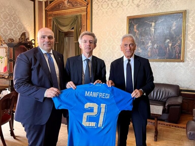 Il presidente della Figc Gravina incontra il sindaco Manfredi: Napoli sede di una grossa iniziativa in inverno?
