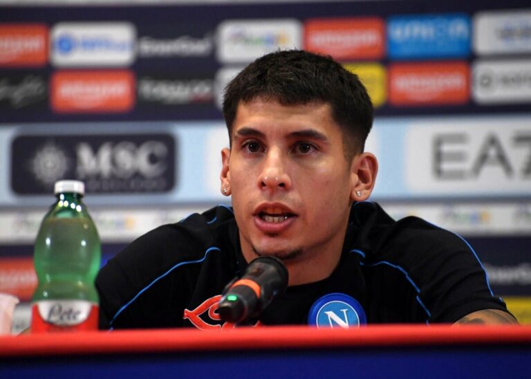 Olivera: "Cercherò di onorare la maglia di Hamsik. Cavani mi ha detto che Napoli era la scelta giusta"