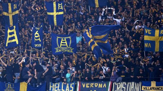 Cori contro i tifosi del Napoli e lancio di oggetti: il Giudice Sportivo multa l'Hellas Verona