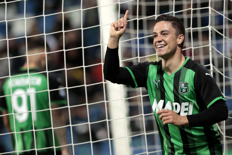 Raspadori-Napoli, stretta finale: il Sassuolo spinge per chiudere in un senso o nell'altro
