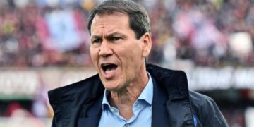 Rudi Garcia d'accordo con Lukaku: "Corretto non operarsi. Totti a Roma ha fatto in questo modo" 4 Napoli, cala il sipario su Garcia. Repubblica svela: sfuriata di ADL nell'intervallo con l'Empoli