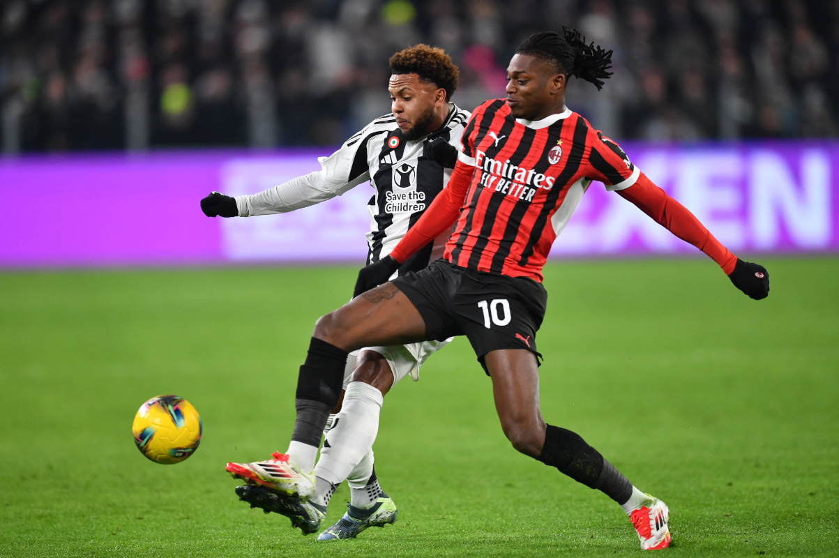 TURIN, ITALY - JANUARY 18: Weston McKennie of Juventus is challenged by Rafael Leao of AC Milan during the Serie A match between Juventus and AC Milan at Allianz Stadium on January 18, 2025 in Turin, Italy. (Photo by Valerio Pennicino/Getty Images)