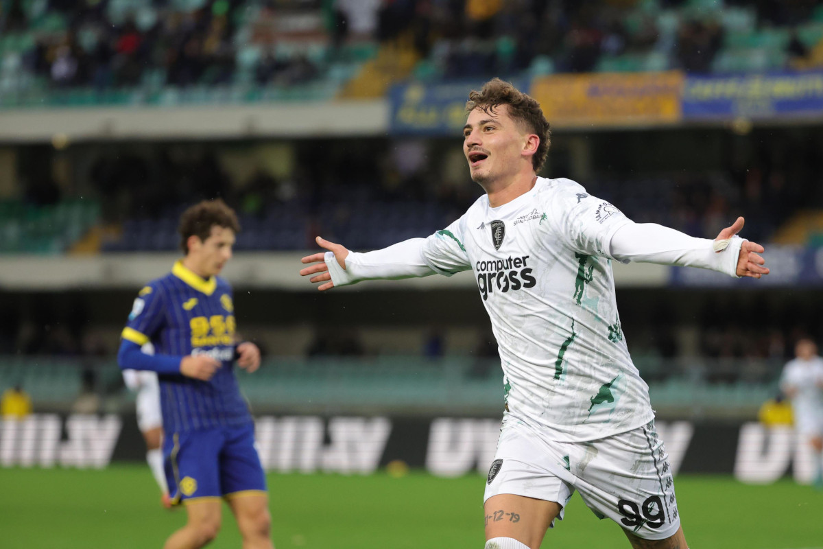 epa11764793 Empoli's Sebastiano Esposito celebrates after scoring the 0-2 goal during the Italian Serie A soccer match between Hellas Verona and Empoli FC in Verona, Italy, 08 December 2024. EPA-EFE/Emanuele Pennnacchio