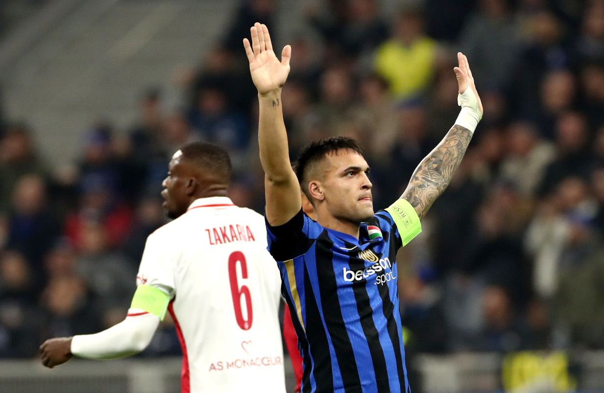 MILAN, ITALY - JANUARY 29: Lautaro Martinez of FC Internazionale celebrates scoring his team's second goal during the UEFA Champions League 2024/25 League Phase MD8 match between FC Internazionale Milano and AS Monaco at Stadio San Siro on January 29, 2025 in Milan, Italy. (Photo by Marco Luzzani/Getty Images)