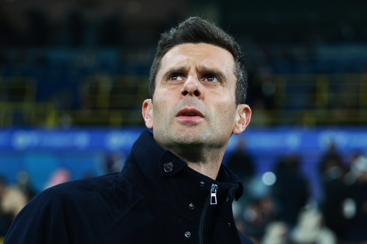 RIYADH, SAUDI ARABIA - JANUARY 03: Thiago Motta, Head Coach of Juventus, looks on prior to the Italian Super Cup Semi-Final match between AC Milan and Juventus at Al Awwal Park on January 03, 2025 in Riyadh, Saudi Arabia. (Photo by Abdullah Ahmed/Getty Images)