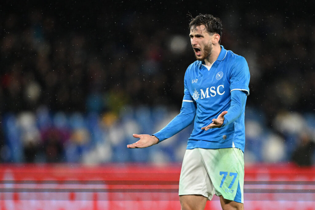 NAPLES, ITALY - DECEMBER 08: Khvicha Kvaratskhelia of Napoli shows his disappointment during the Serie A match between Napoli and SS Lazio at Stadio Diego Armando Maradona on December 08, 2024 in Naples, Italy. (Photo by Francesco Pecoraro/Getty Images)