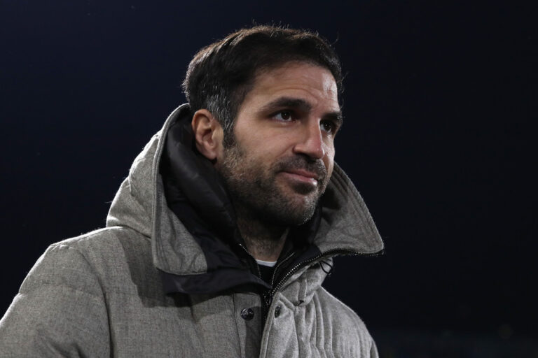 COMO, ITALY - FEBRUARY 07: Como 1907 coach Cesc Fabregas looks on before the Serie A match between Como 1907 and Juventus at Stadio G. Sinigaglia on February 07, 2025 in Como, Italy. (Photo by Marco Luzzani/Getty Images)