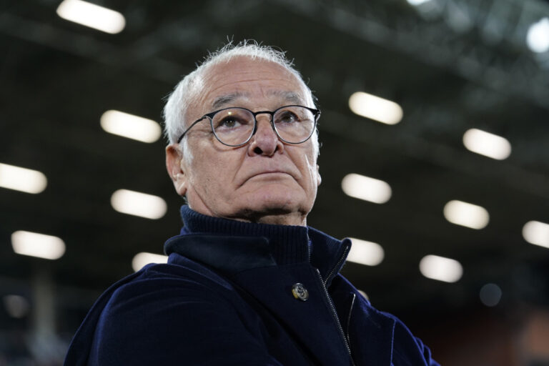 COMO, ITALY - DECEMBER 15: Claudio Ranieri head coach of AS Roma look during the Serie A match between Como and AS Roma at Stadio G. Sinigaglia on December 15, 2024 in Como, Italy. (Photo by Pier Marco Tacca/Getty Images) (Fabregas comments)