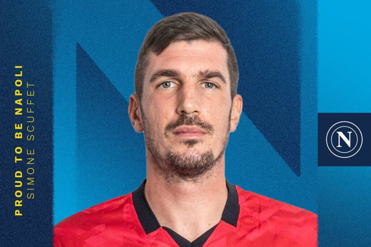 Official: Napoli sign goalkeeper Simone Scuffet on loan from Cagliari.