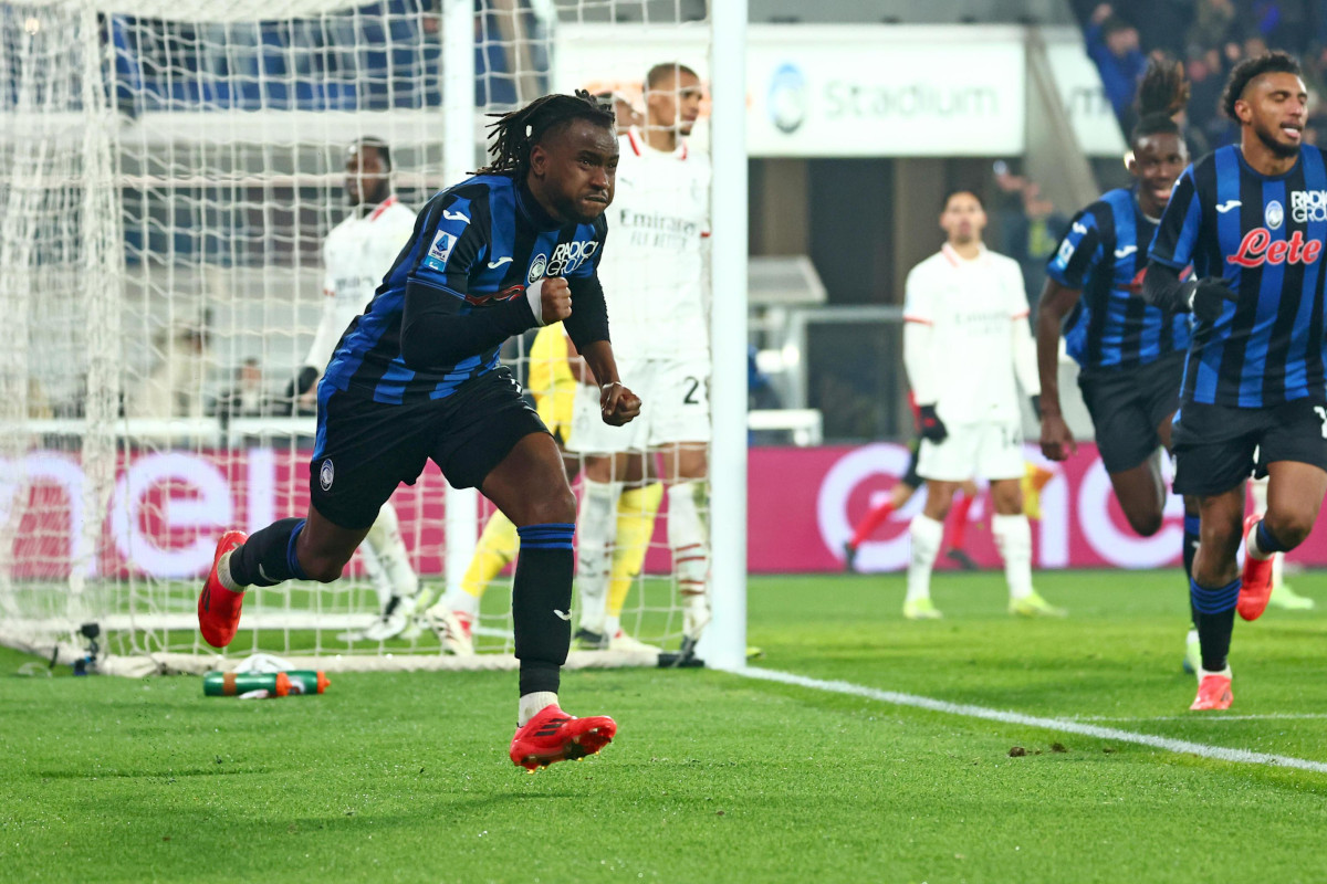 Report Lookman rejects Napoli offer and waits for Inter 9 epa11761239 Atalanta's Ademola Lookman celebrates after scoring the 2-1 goal during the Italian Serie A soccer match between Atalanta BC and AC Milan, in Bergamo, Italy, 06 December 2024. EPA-EFE/MICHELE MARAVIGLIA