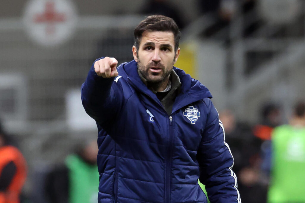 epa11791481 Como's head coach Cesc Fabregas gestures during the Italian Serie A soccer match between Inter and Como at Giuseppe Meazza stadium in Milan, Italy, 23 December 2024. EPA-EFE/MATTEO BAZZI