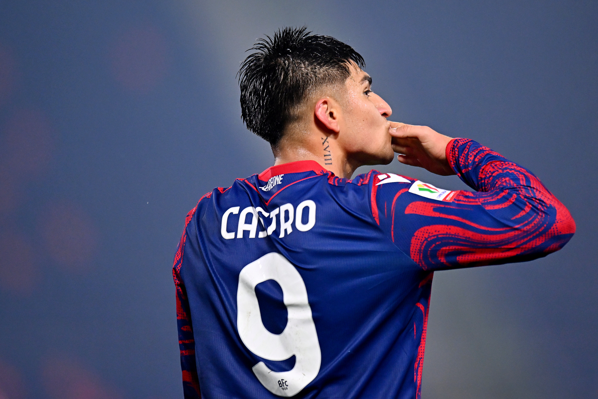 Santiago Castro of Bologna celebrates scoring his team's fourth goal during the Coppa Italia match between Bologna FC and AC Monza at Renato Dall'Ara Stadium on December 03, 2024 in Bologna, Italy. (Photo by Alessandro Sabattini/Getty Images)