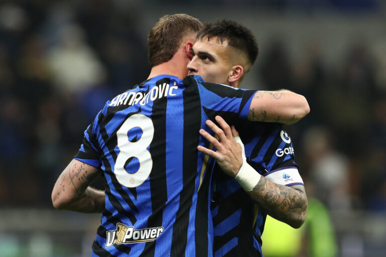 MILAN, ITALY - FEBRUARY 10: Marko Arnautovic of Internazionale celebrates with Lautaro Martinez after heading his team's 2nd goal during the Serie A match between FC Internazionale and Fiorentina at Stadio Giuseppe Meazza on February 10, 2025 in Milan, Italy. (Photo by Marco Luzzani/Getty Images)