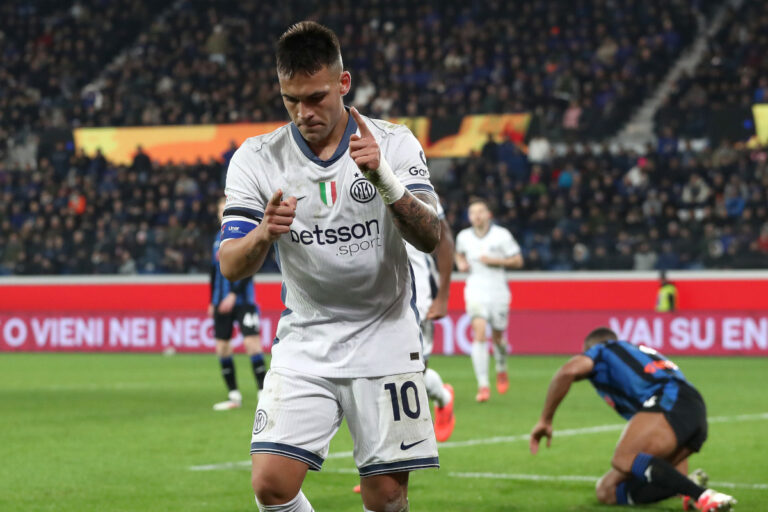 BERGAMO, ITALY - MARCH 16: Lautaro Martinez of FC Internazionale celebrates scoring his team's second goal during the Serie A match between Atalanta and FC Internazionale at Gewiss Stadium on March 16, 2025 in Bergamo, Italy. (Photo by Marco Luzzani/Getty Images)