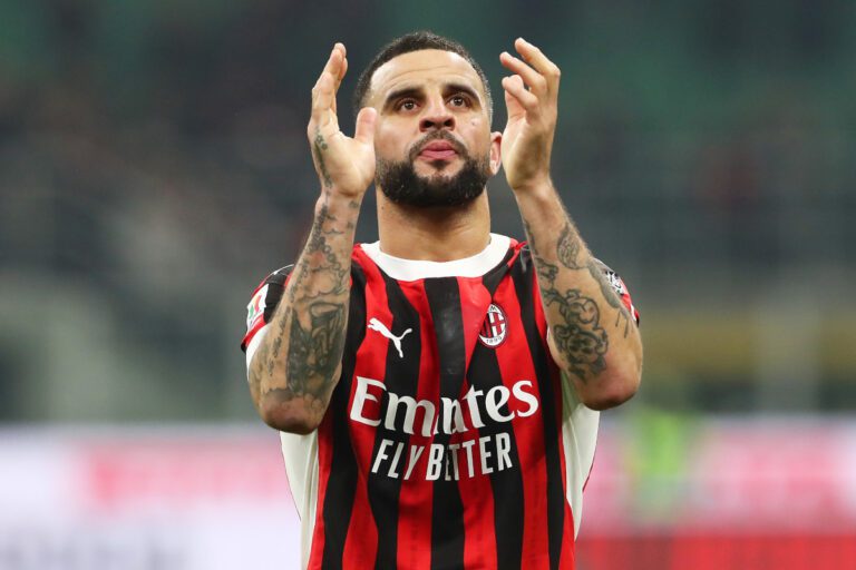 MILAN, ITALY - FEBRUARY 05: Kyle Walker of AC Milan acknowledges the fans following the Coppa Italia Quarter Final match between AC Milan and AS Roma at Stadio Giuseppe Meazza on February 05, 2025 in Milan, Italy. (Photo by Marco Luzzani/Getty Images)