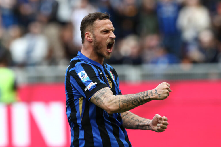 MILAN, ITALY - MARCH 30: Marko Arnautovic of FC Internazionale celebrates scoring his team's first goal during the Serie A match between FC Internazionale and Udinese at Stadio Giuseppe Meazza on March 30, 2025 in Milan, Italy. (Photo by Marco Luzzani/Getty Images)