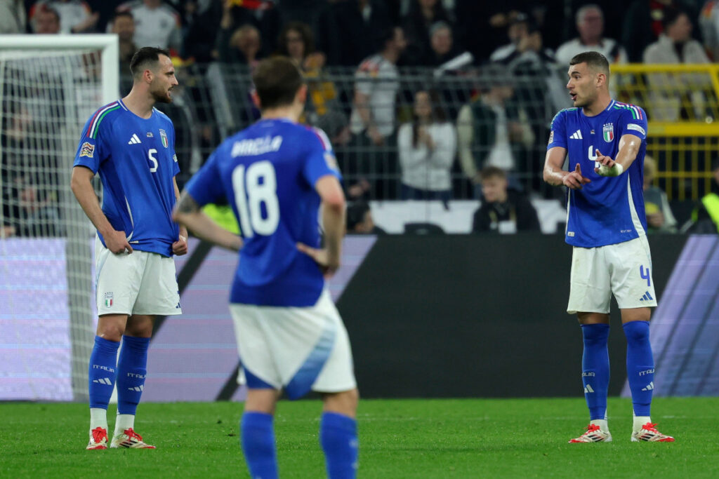 epa11984157 Alessandro Buongiorno of Italy (R) gestures during the UEFA Nations League quarterfinal, 2nd leg match between Germany and Italy in Dortmund, Germany, 23 March 2025. EPA-EFE/FRIEDEMANN VOGEL
