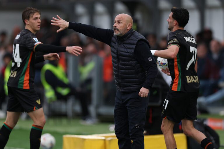 VENICE, ITALY - MARCH 29: Bologna manager Vincenzo Italiano gestures during the Serie A match between Venezia and Bologna at Stadio Pier Luigi Penzo on March 29, 2025 in Venice, Italy. (Photo by Timothy Rogers/Getty Images)