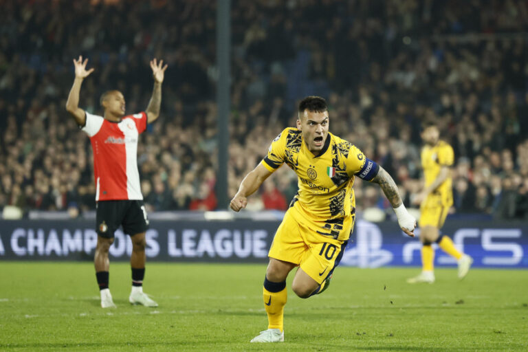 epa11942852 Lautaro Martinez of Inte celebrates scoring the 2-0 lead during the UEFA Champions League Round of 16 soccer match between Feyenoord and Inter at Feyenoord Stadium de Kuip in Rotterdam, Netherlands, 05 March 2025. EPA-EFE/KOEN VAN WEEL