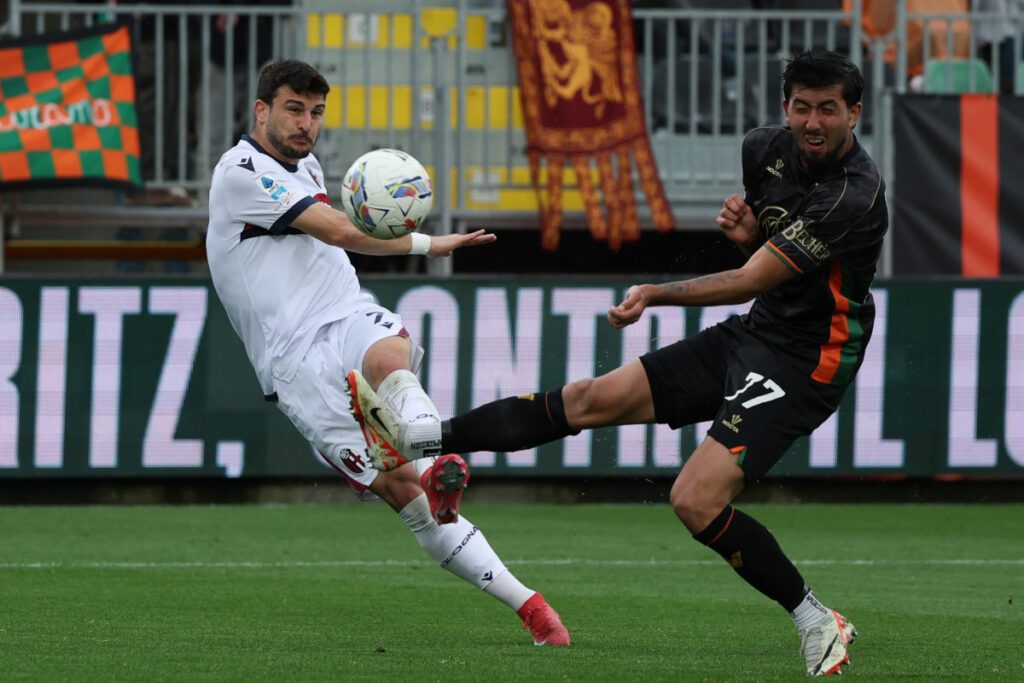 VENICE, ITALY - MARCH 29: Riccardo Orsolini of Bologna scores opening goal during the Serie A match between Venezia and Bologna at Stadio Pier Luigi Penzo on March 29, 2025 in Venice, Italy. (Photo by Timothy Rogers/Getty Images)