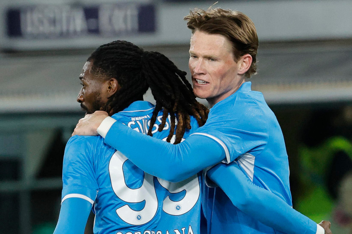 McTominay injury scare as Conte confirms Napoli midfielder had ‘problems’ 6 epa12016577 Napoli's Frank Anguissa (L) celebrates with his teammate Scott McTominay after scoring the 0-1 goal during the Italian Serie A soccer match between Bologna FC and SSC Napoli, in Bologna, Italy, 07 April 2025. EPA-EFE/SERENA CAMPANINI