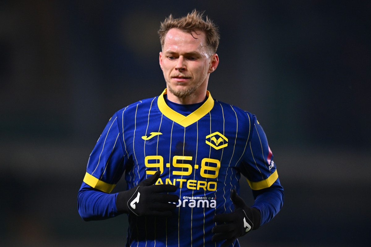 Serie A official line-ups: Inter vs. Verona 10 VERONA, ITALY - JANUARY 19: Ondrej Duda of Hellas Verona during the Serie A match between Verona and SS Lazio at Stadio Marcantonio Bentegodi on January 19, 2025 in Verona, Italy. (Photo by Alessandro Sabattini/Getty Images
