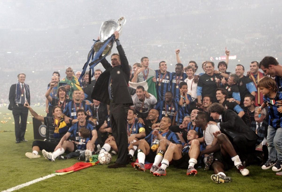 Cassano: Even Di Matteo and Mourinho won Coppa Campioni, Inter season still a ‘failure’ 4 Inter Milan coach Jose Mourinho lifts the trophy in front of his team after winning the UEFA Champions League final between Bayern Munich and Inter Milan at the Santiago Bernabeu stadium in Madrid, Spain, 22 May 2010. EPA/EMILIO NARANJO NO MOBILE DEVICES