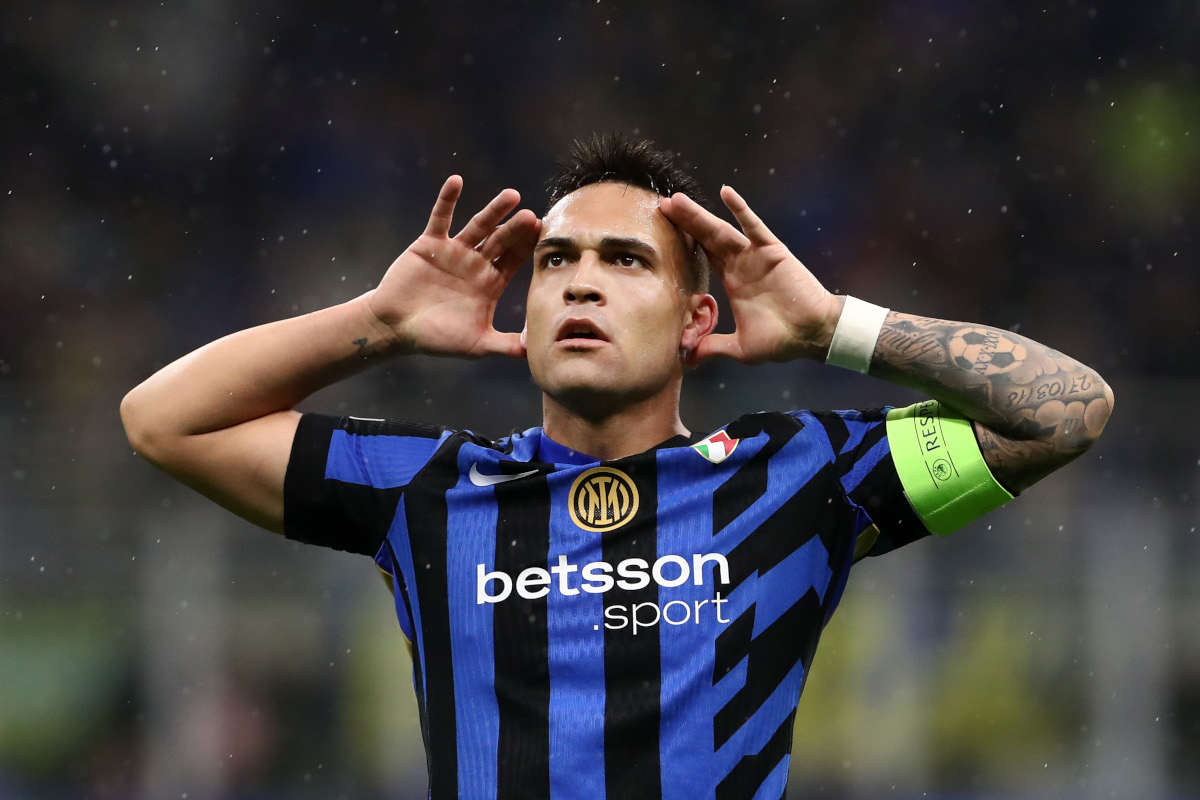 MILAN, ITALY - APRIL 16: Lautaro Martinez of FC Internazionale celebrates scoring his team's first goal during the UEFA Champions League 2024/25 Quarter Final Second Leg match between FC Internazionale Milano and FC Bayern München at San Siro on April 16, 2025 in Milan, Italy. (Photo by Marco Luzzani/Getty Images)
