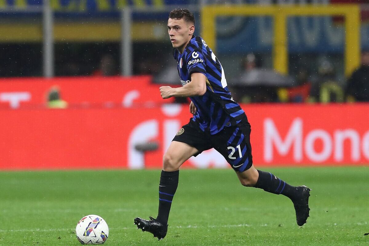 What Calhanoglu suspension means for Inter, Napoli and Barcelona 12 MILAN, ITALY - APRIL 23: Federico Dimarco of FC Internazionale Kristjan Asllani during the coppa Italia Semi Final match between FC Internazionale and AC Milan at Stadio Giuseppe Meazza on April 23, 2025 in Milan, Italy. (Photo by Marco Luzzani/Getty Images)