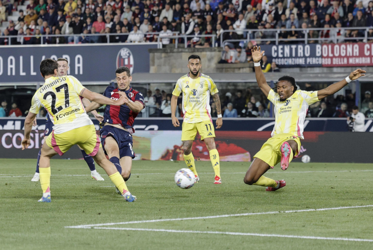 What happens if two or more teams finish level on points in race for UCL spot in Serie A 4 epa12073982 Bologna's Remo Freuler (2-L) scores the 1-1 goal during the Italian Serie A soccer match Bologna FC vs Juventus FC at Renato Dall'Ara stadium in Bologna, Italy, 04 May 2025. EPA-EFE/ELISABETTA BARACCHI